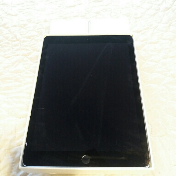 Ipdad pro 9.7 NO LONGER available - Picture 1 of 3